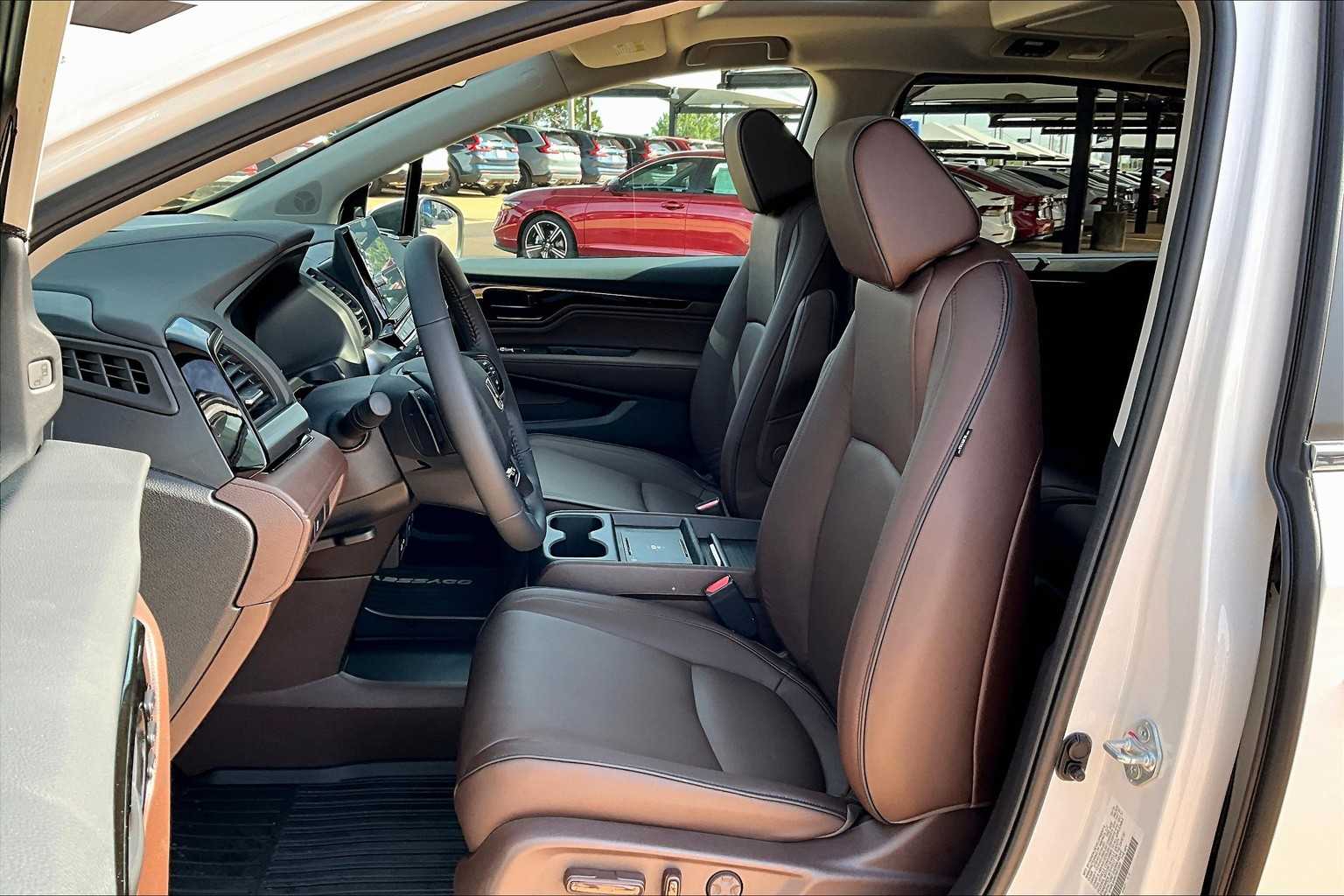 2026 Honda Odyssey Touring photo 10