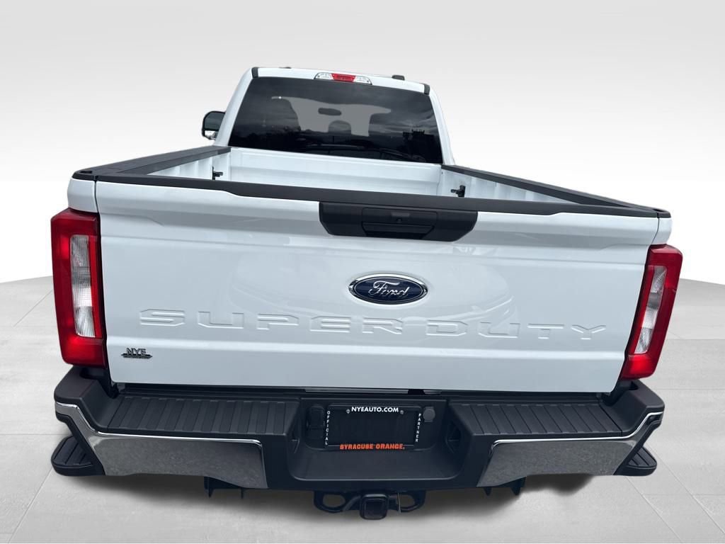 2023 Ford F-350 XL photo 4