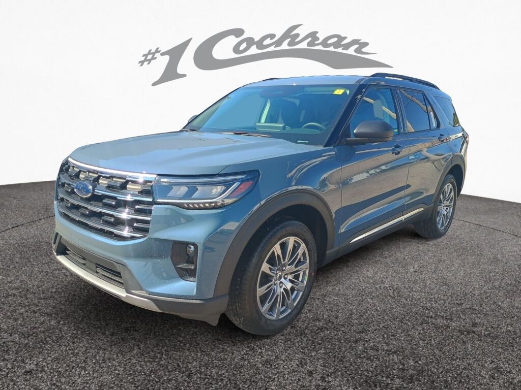2025 Ford Explorer photo 3