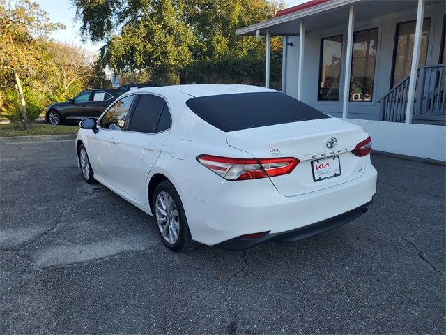 2019 Toyota Camry SE XLE photo 4
