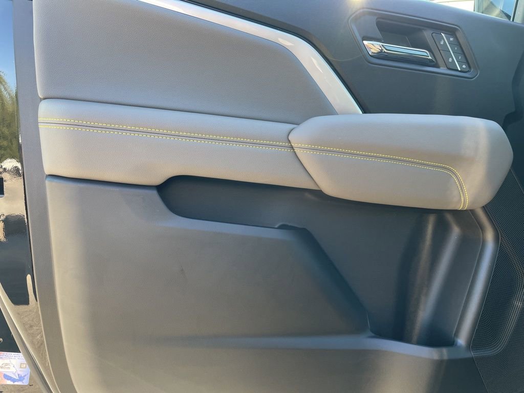 2026 Chevrolet Colorado ZR2 photo 3