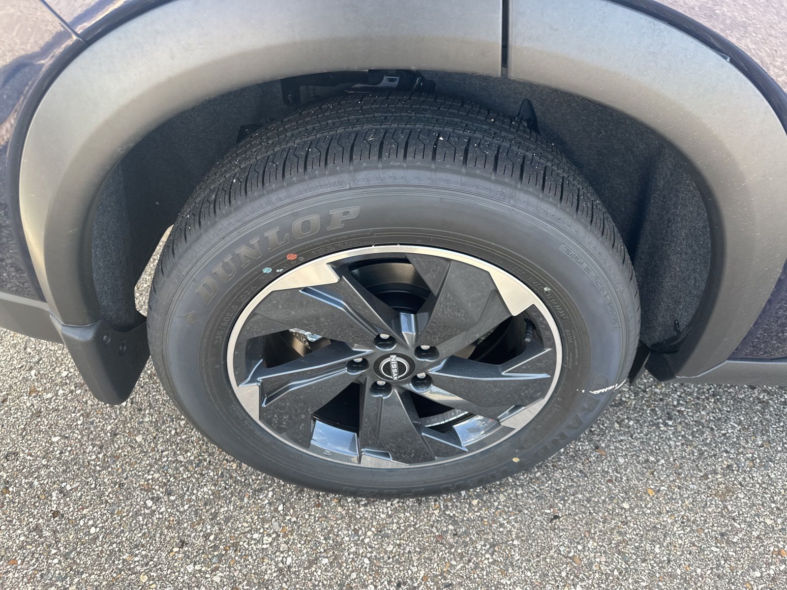 2026 Nissan Rogue SV photo 4