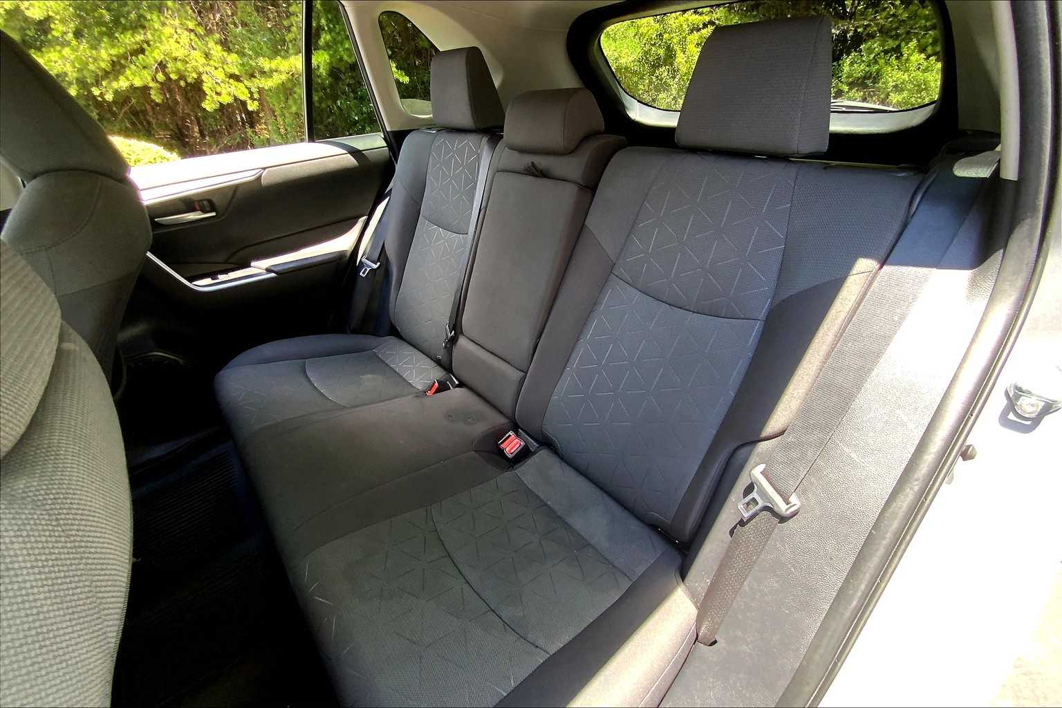 2023 Toyota RAV4 XLE photo 19