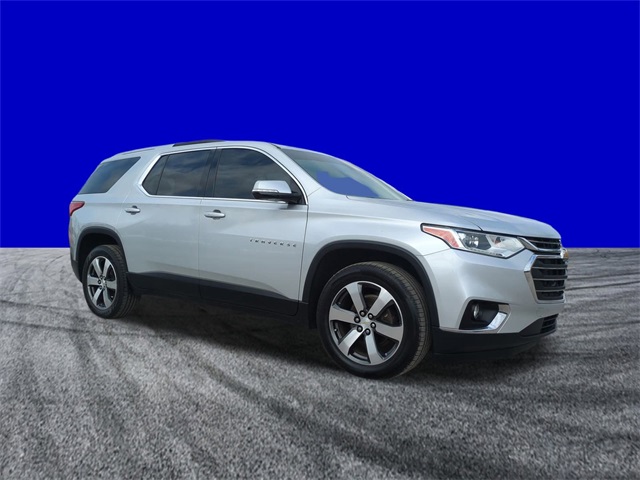 2018 Chevrolet Traverse 3LT photo 2