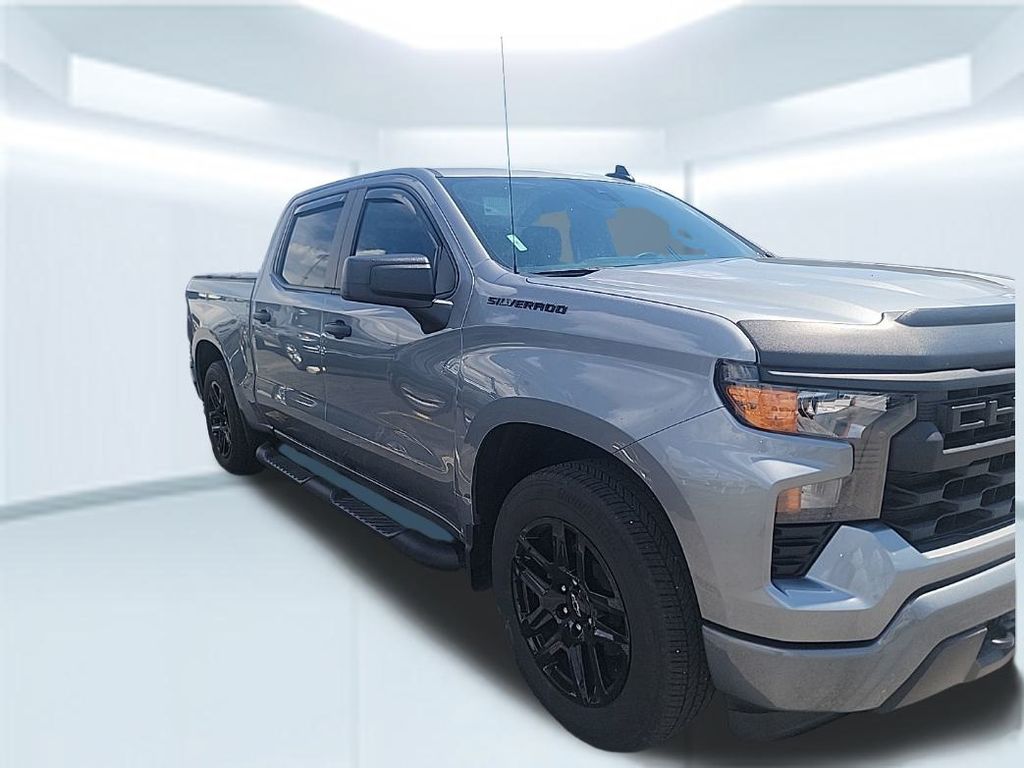 2024 Chevrolet Silverado 1500 Custom photo 2