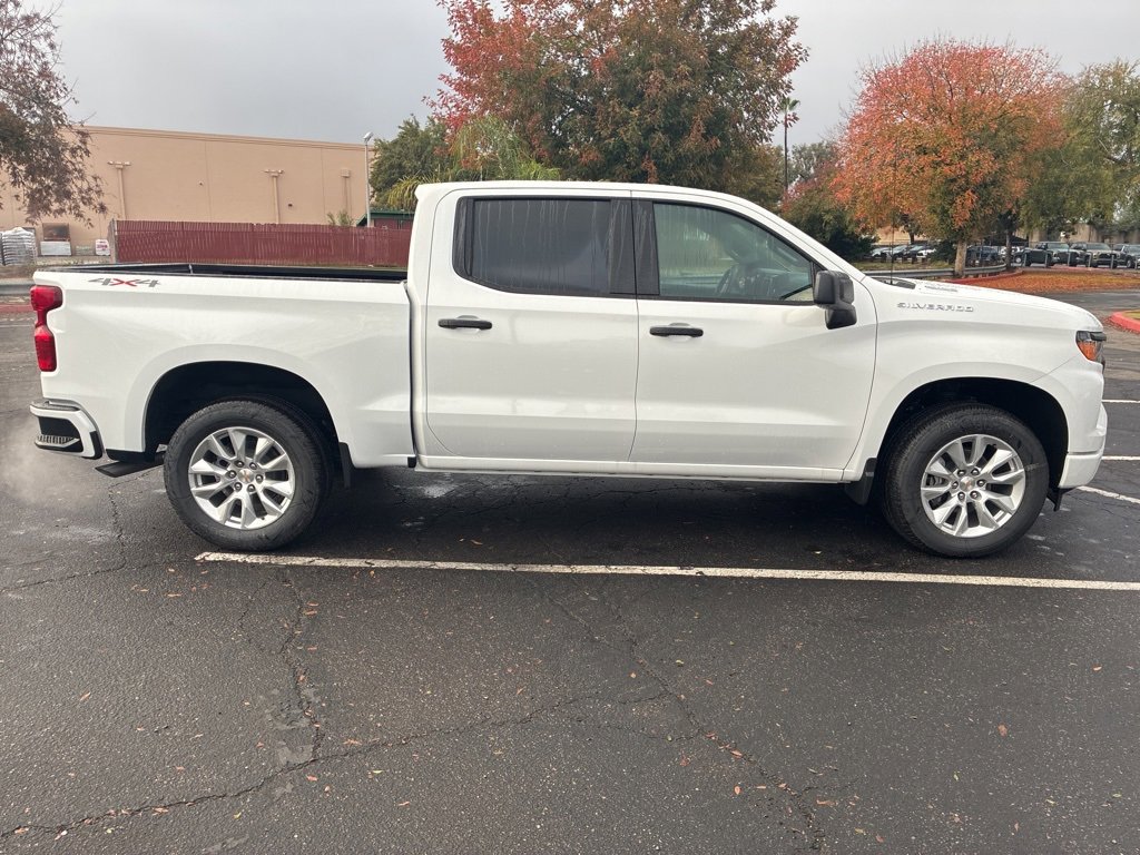 2026 Chevrolet Silverado 1500 Custom photo 2