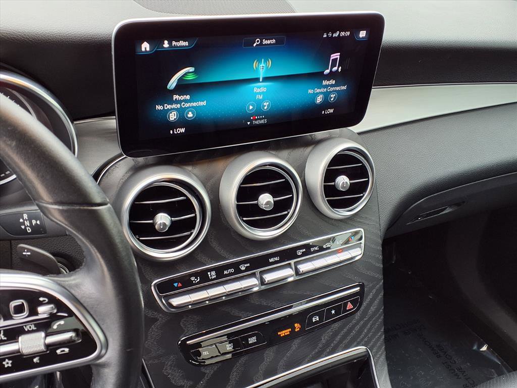 2022 Mercedes Benz GLC 300 photo 4