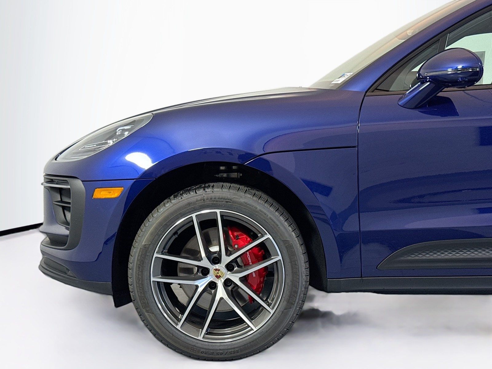 2025 Porsche Macan S photo 27