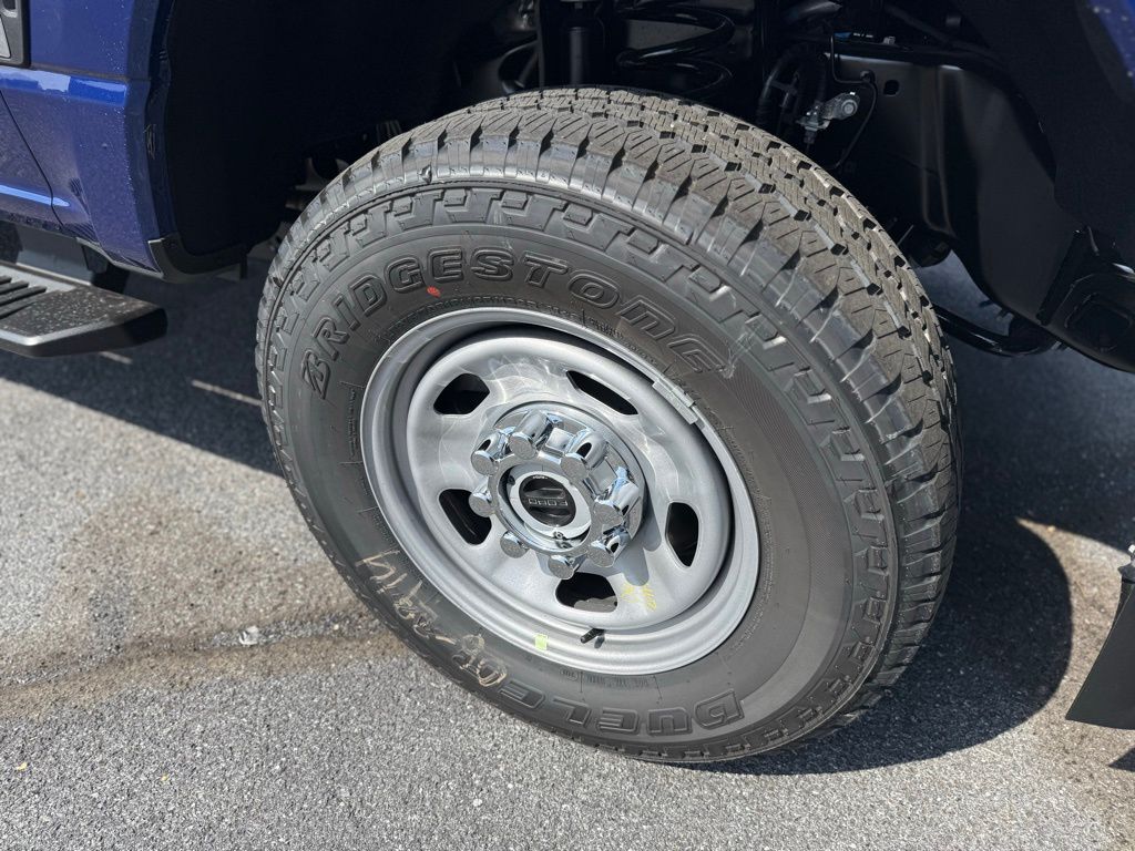 2026 Ford F-350 photo 9