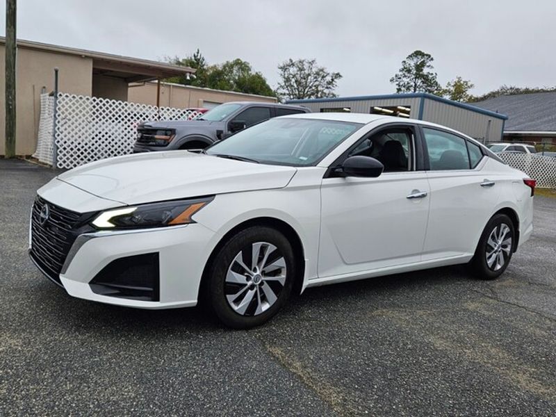 2024 Nissan Altima 2.5 S photo 3