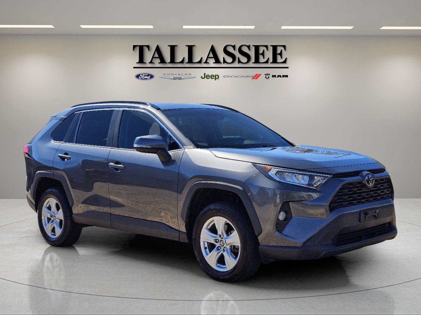 2021 Toyota RAV4 XLE photo 3