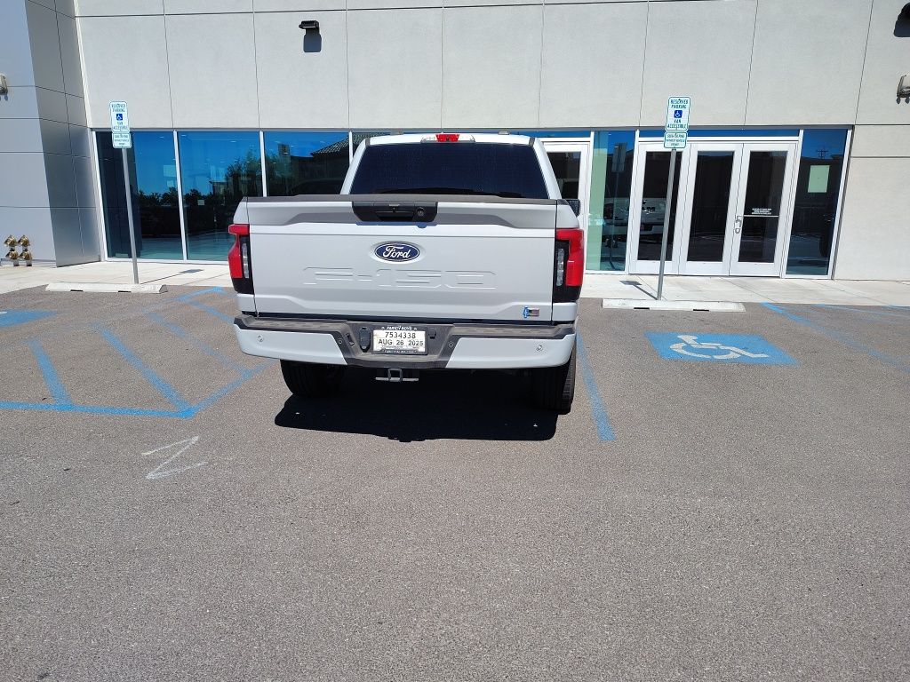2025 Ford F-150 Lightning photo 15
