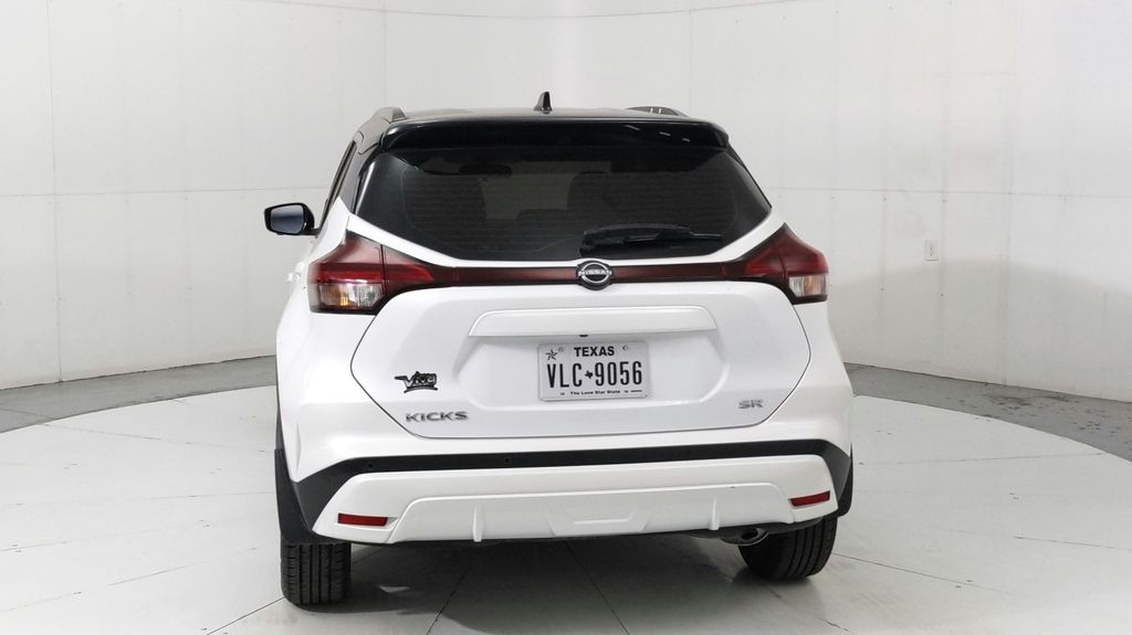 2023 Nissan Kicks SR photo 4