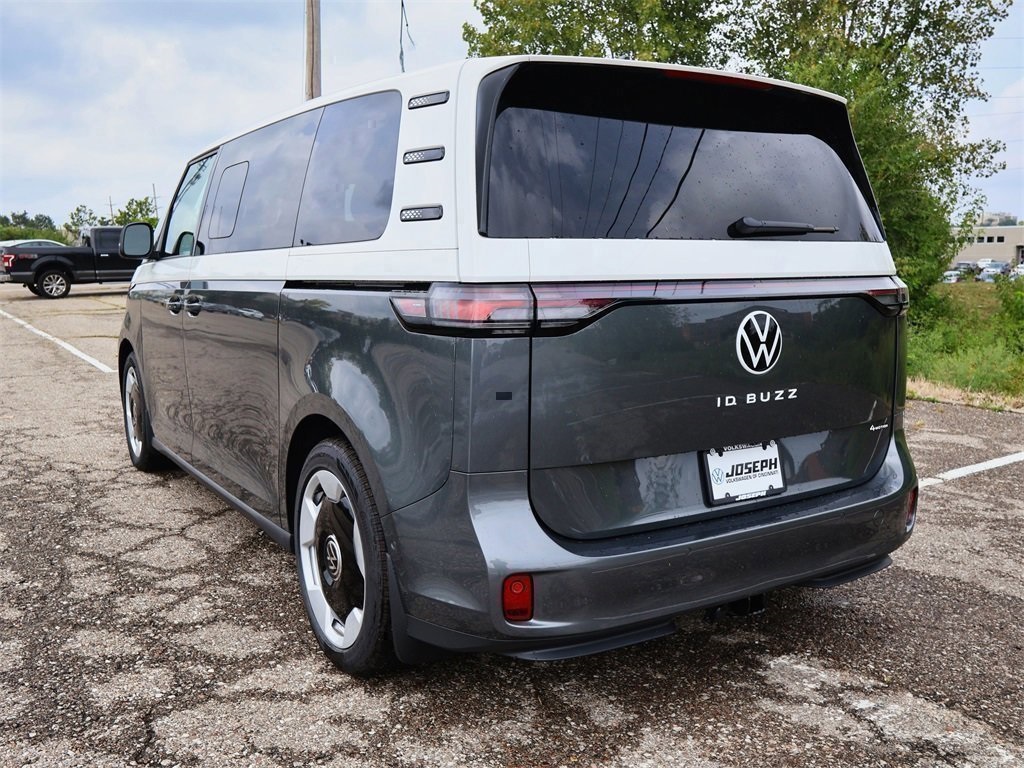 2025 Volkswagen ID. Buzz Pro Plus photo 3