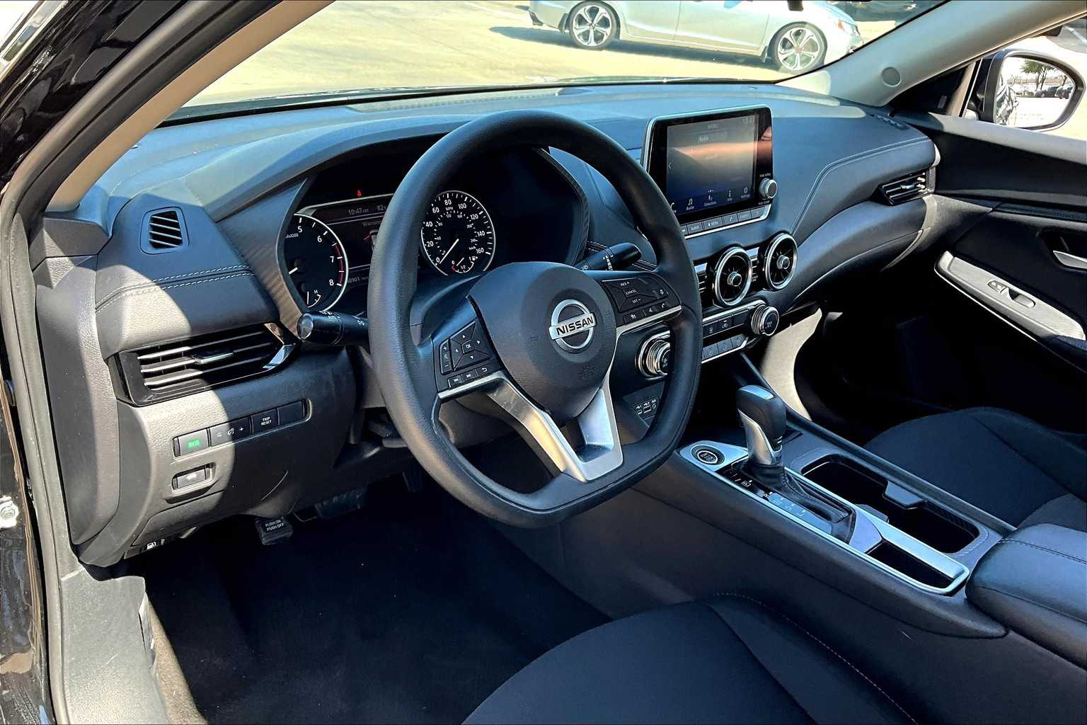 2023 Nissan Sentra SV photo 16