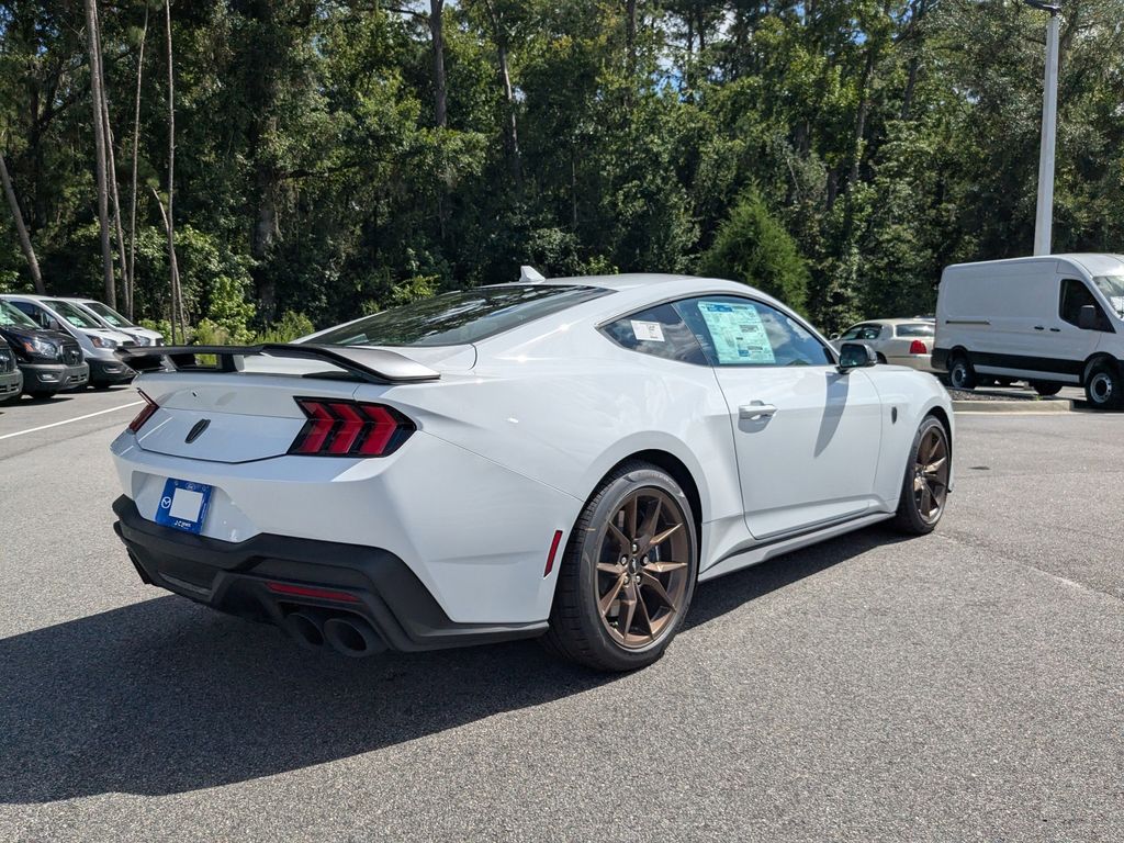2025 Ford Mustang Dark Horse photo 4