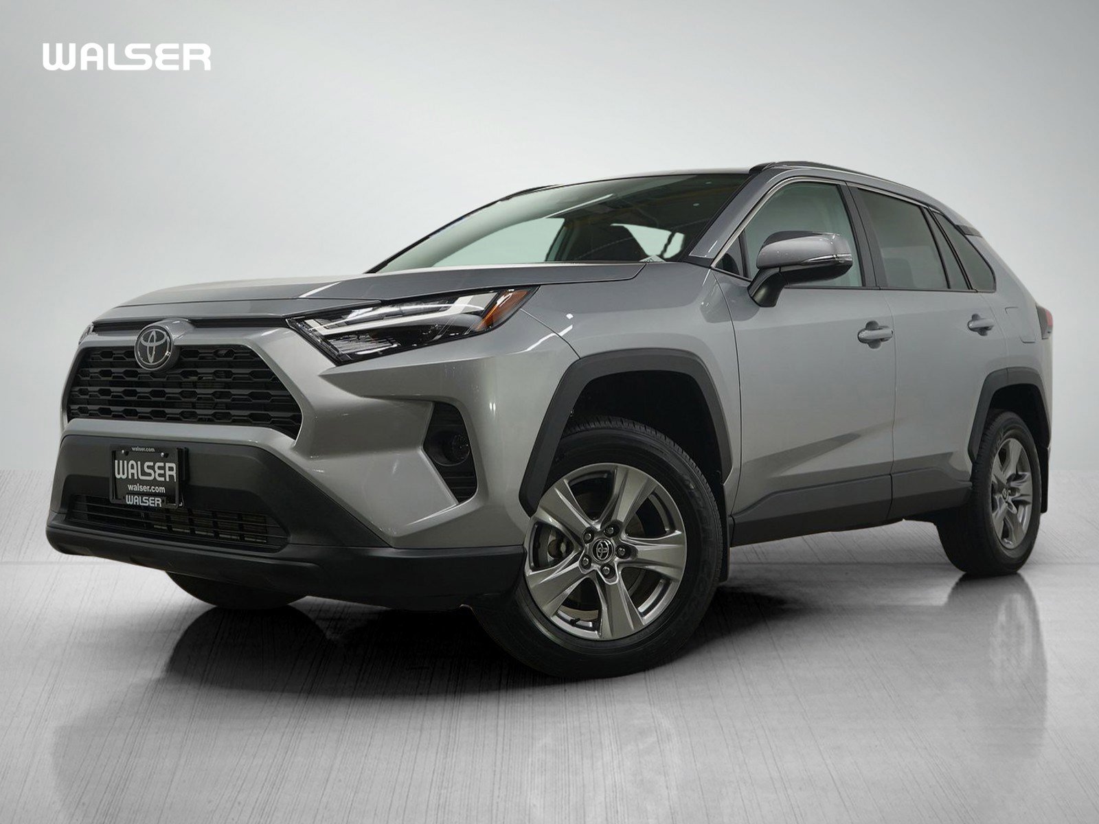 2024 Toyota RAV4 XLE's photo