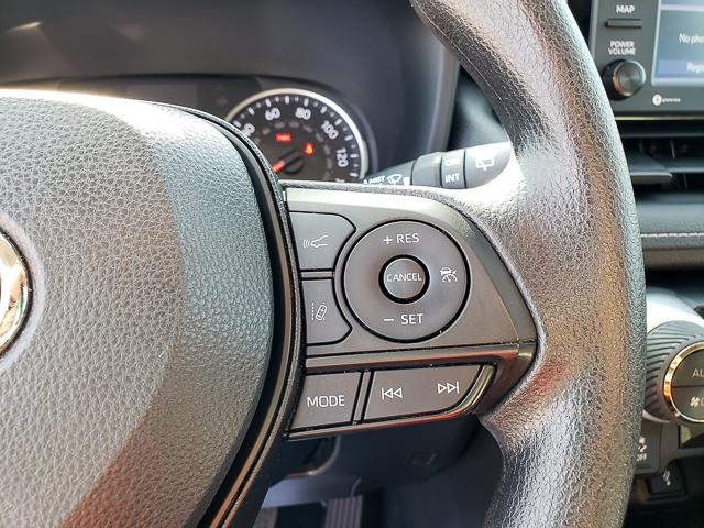 2022 Toyota RAV4 XLE photo 12
