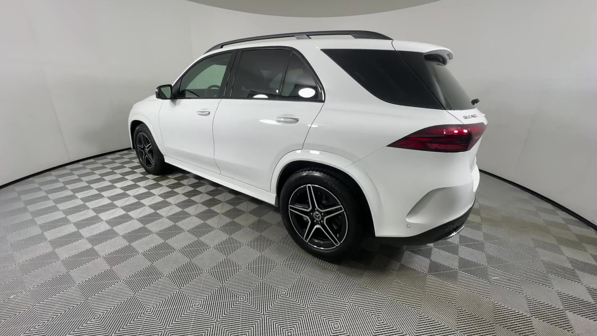 2024 Mercedes Benz GLE 450 4MATIC photo 4