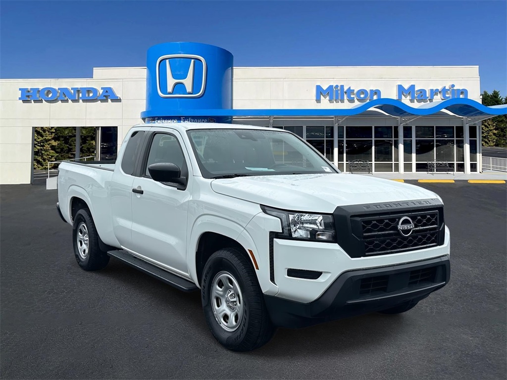 2022 Nissan Frontier S's photo