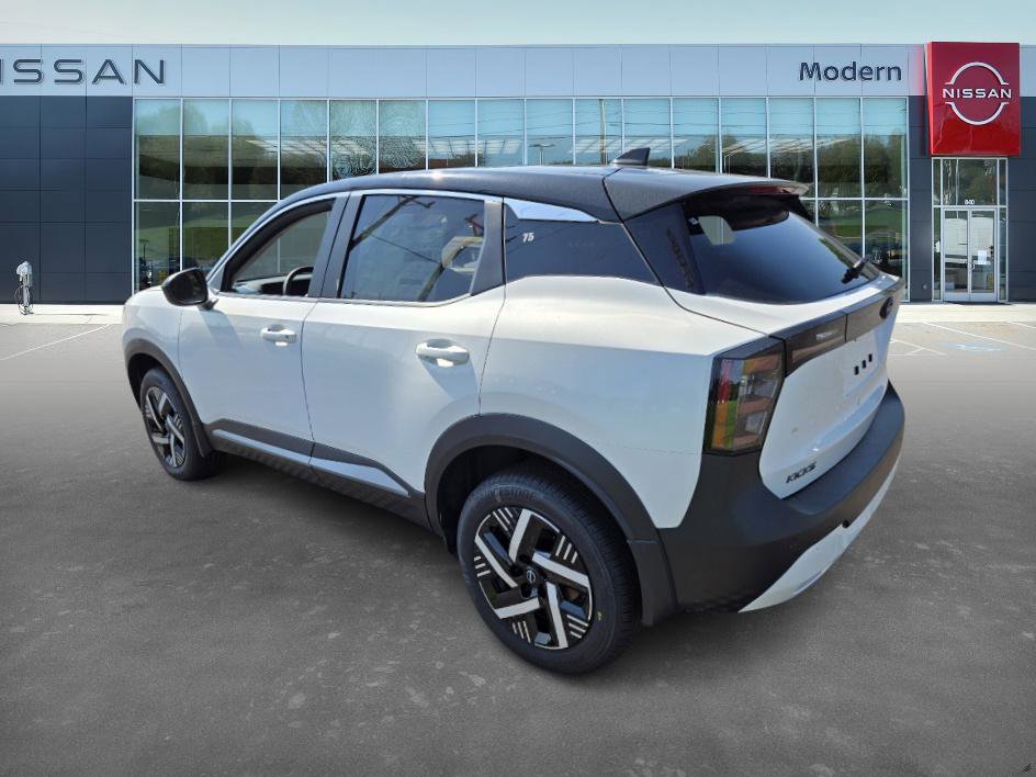 2025 Nissan Kicks SV photo 6