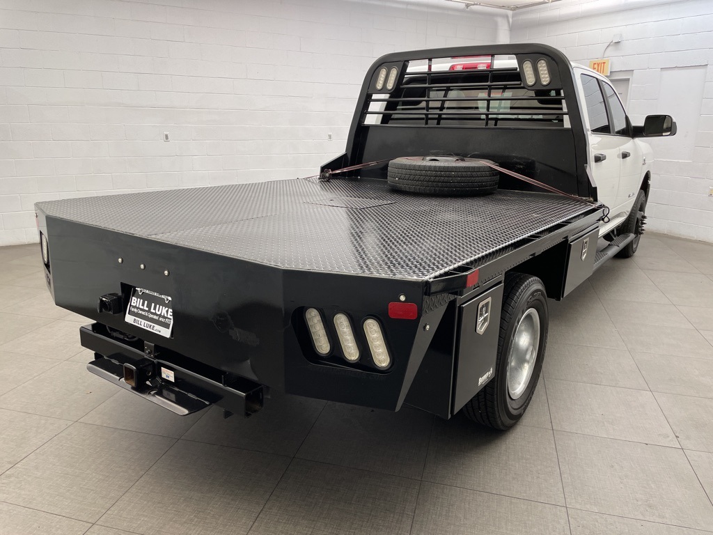 2022 Ram 3500 SLT photo 5