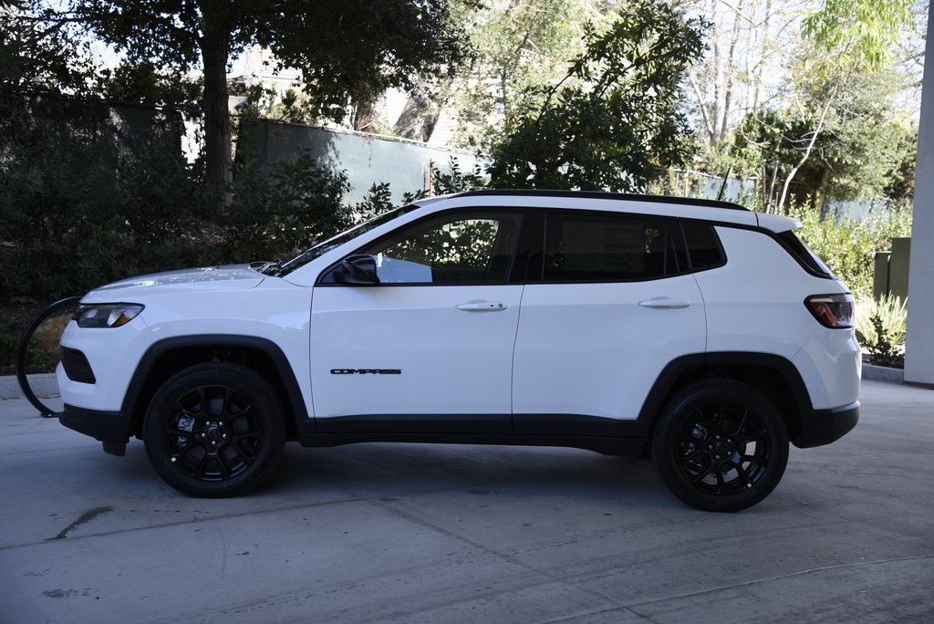 2025 Jeep Compass Latitude photo 4