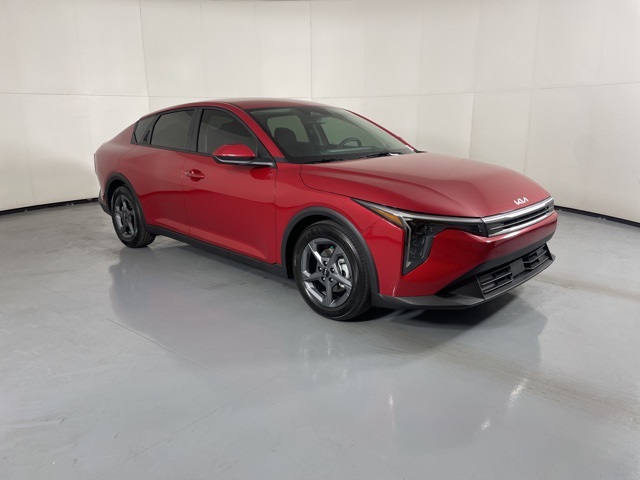 2025 Kia K4 LXS photo 2