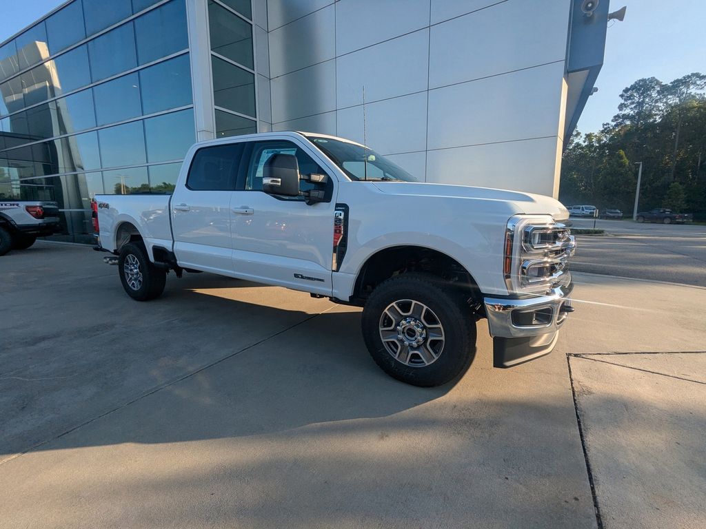 2025 Ford F-250 Lariat photo 2