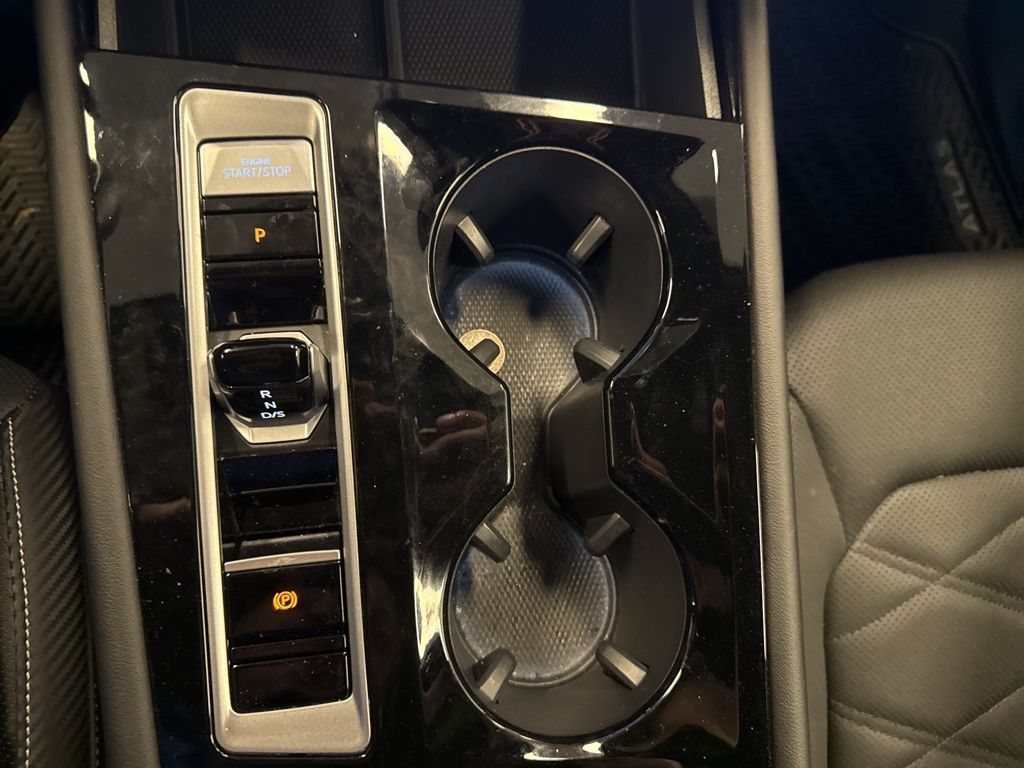 2024 Volkswagen Atlas Cross Sport SE Technology photo 24