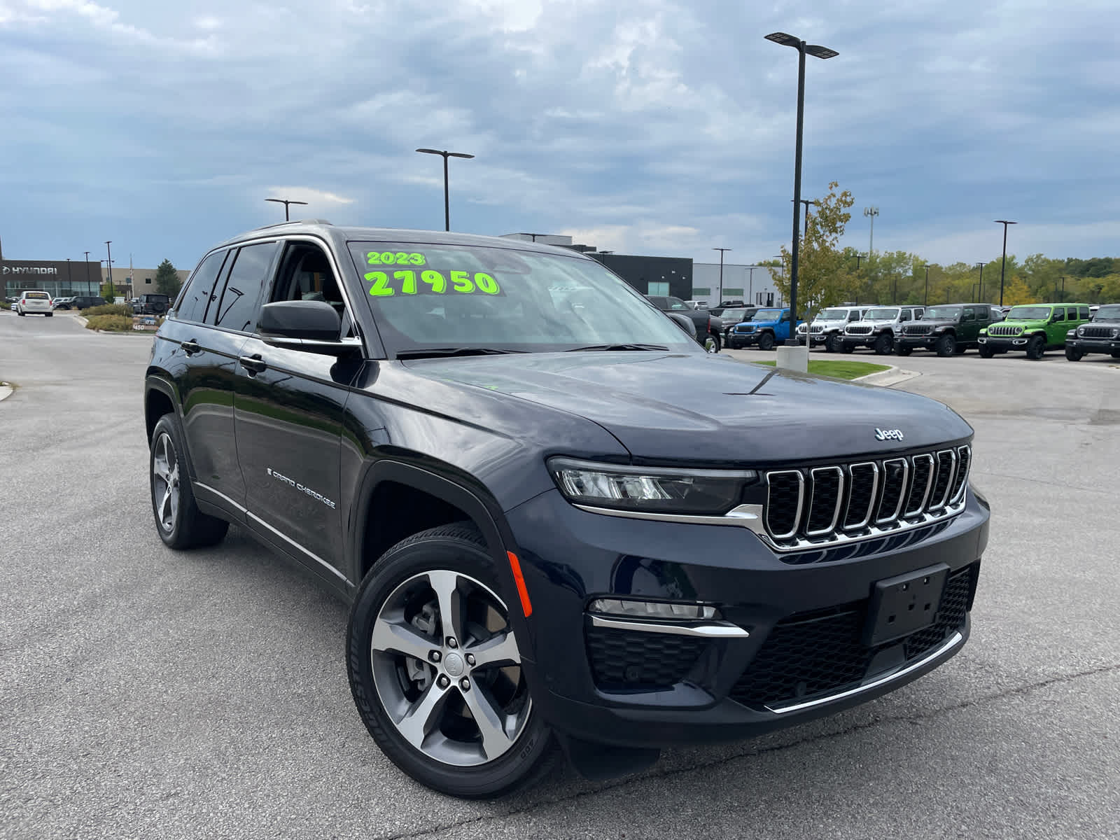 Used 2023 Jeep Grand Cherokee 4xe with VIN 1C4RJYB66P8911305 for sale in Kansas City