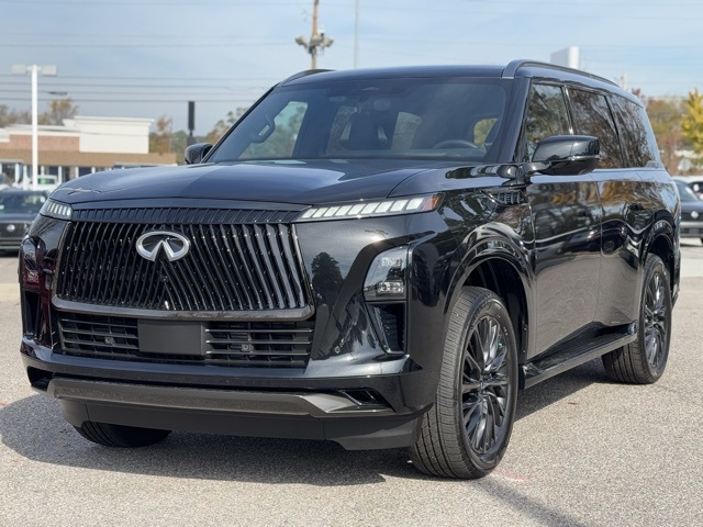 2025 Infiniti QX80 photo 3