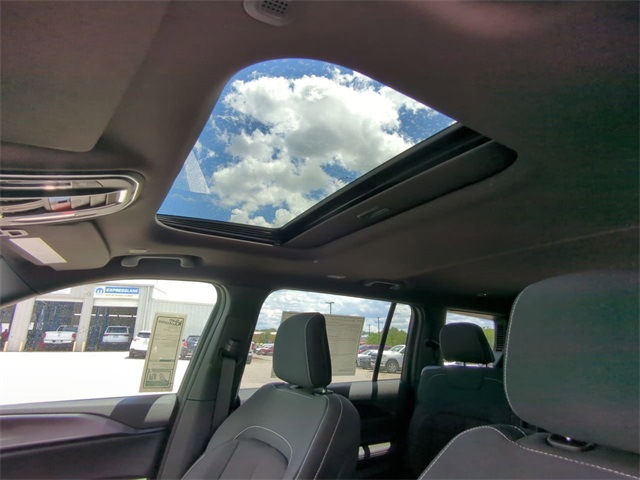 2025 Jeep Grand Cherokee Laredo photo 13