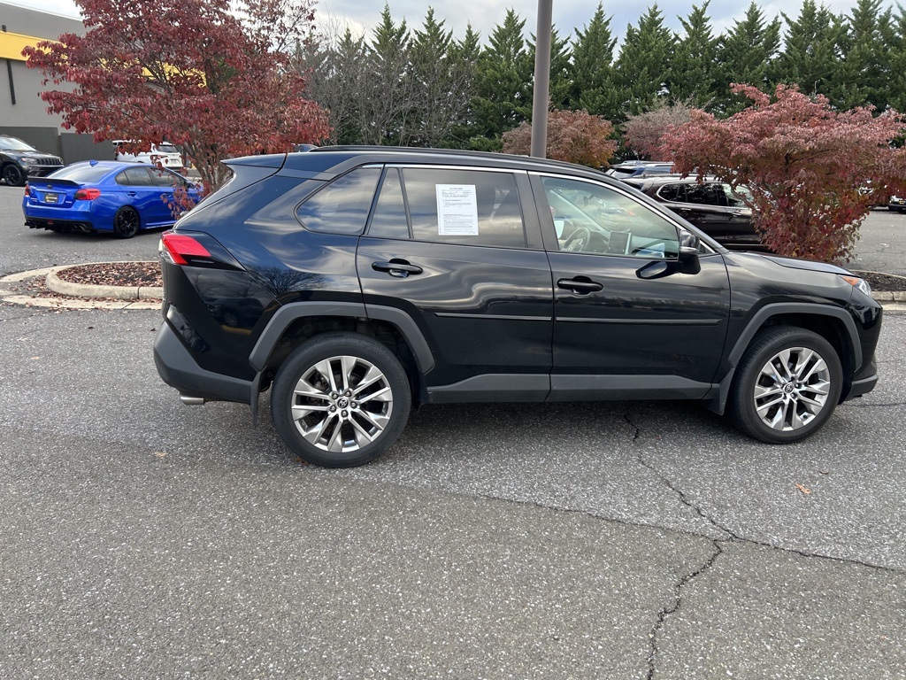 2021 Toyota RAV4 XLE Premium photo 3