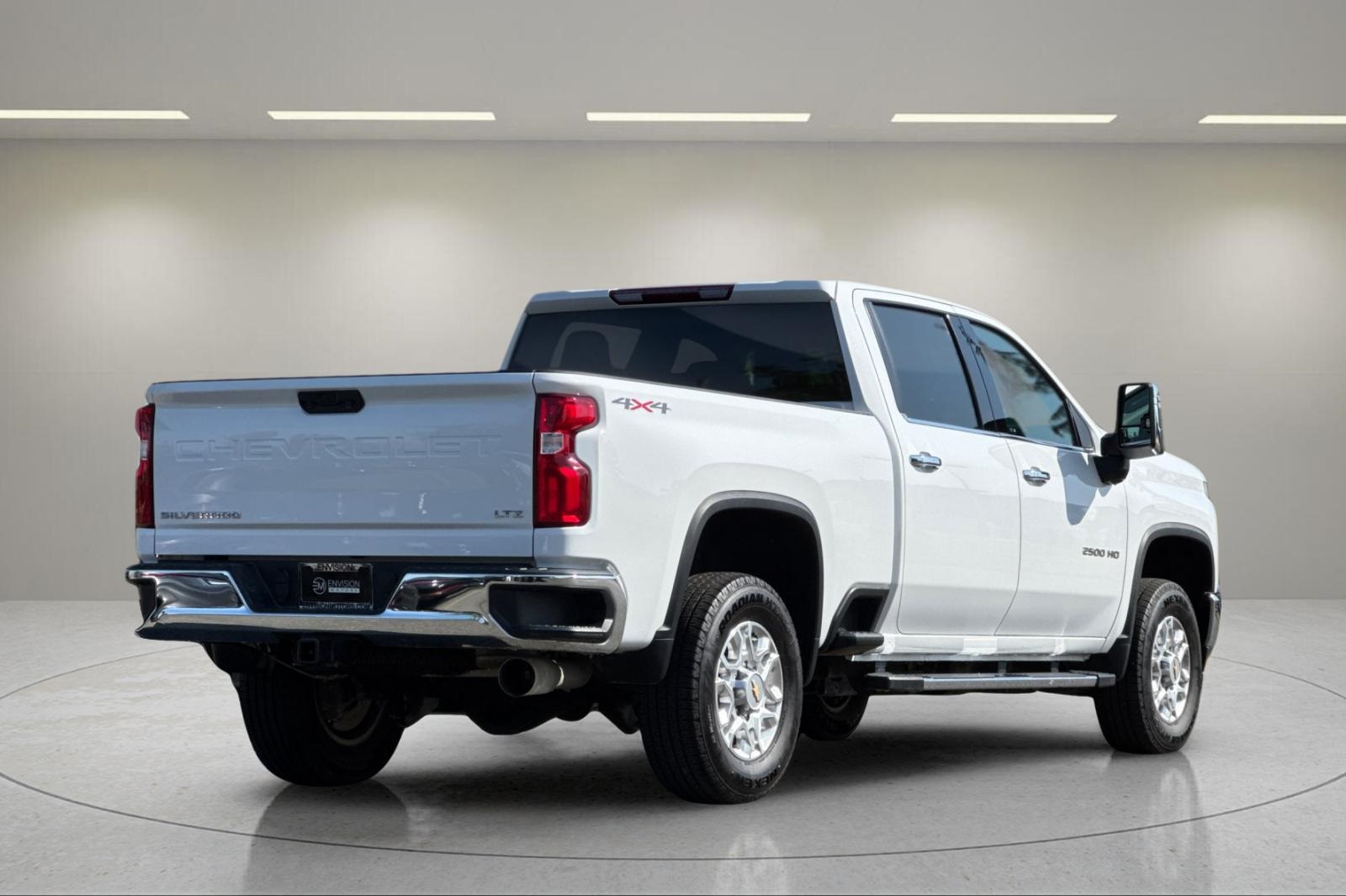 2023 Chevrolet Silverado 2500HD LTZ photo 3