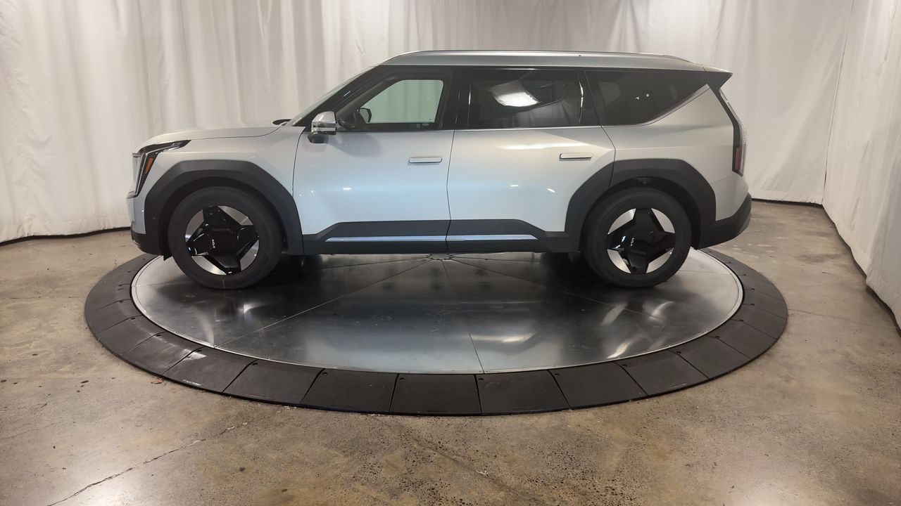 2026 Kia EV9 Wind photo 4