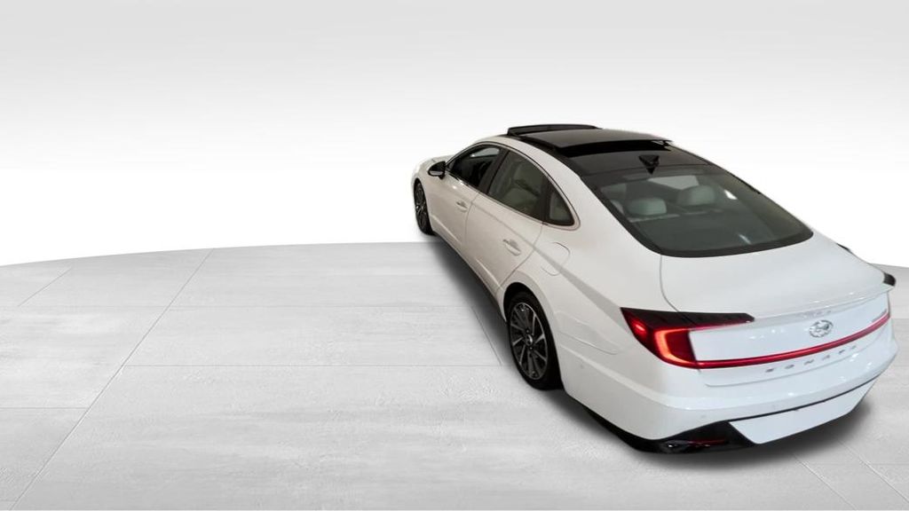 2022 Hyundai Sonata Limited photo 3