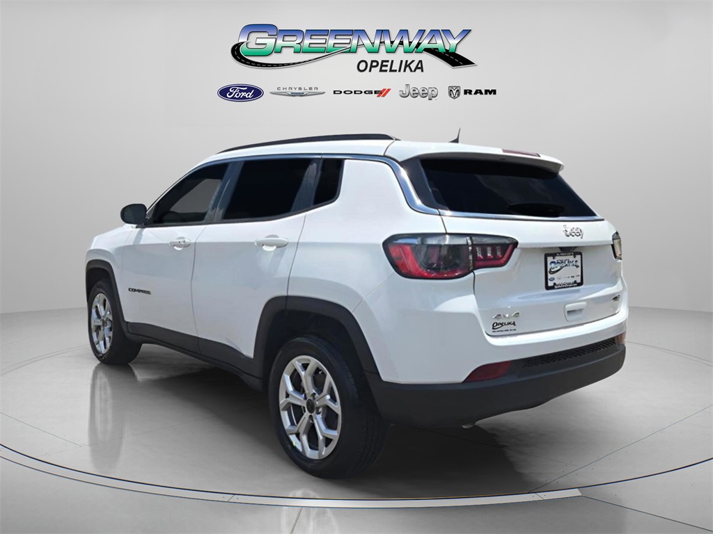 2025 Jeep Compass Latitude photo 4
