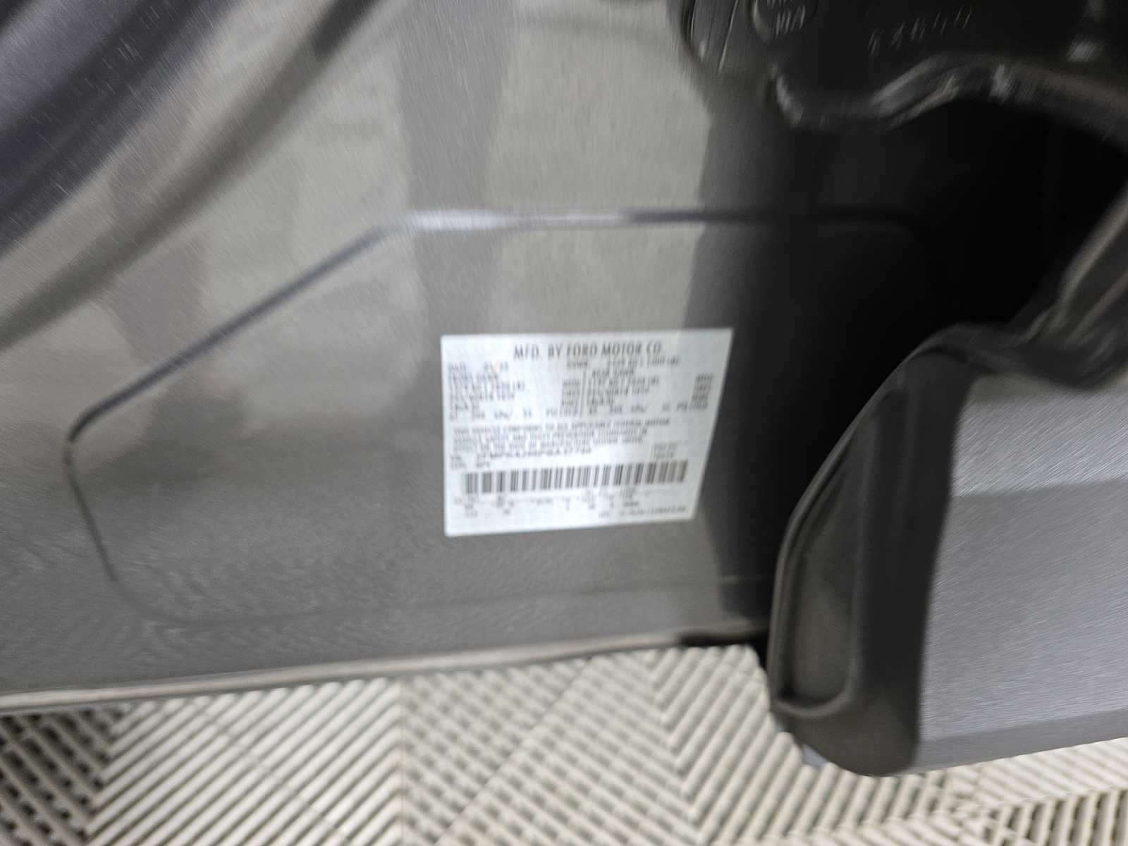 2023 Ford Edge SEL photo 3