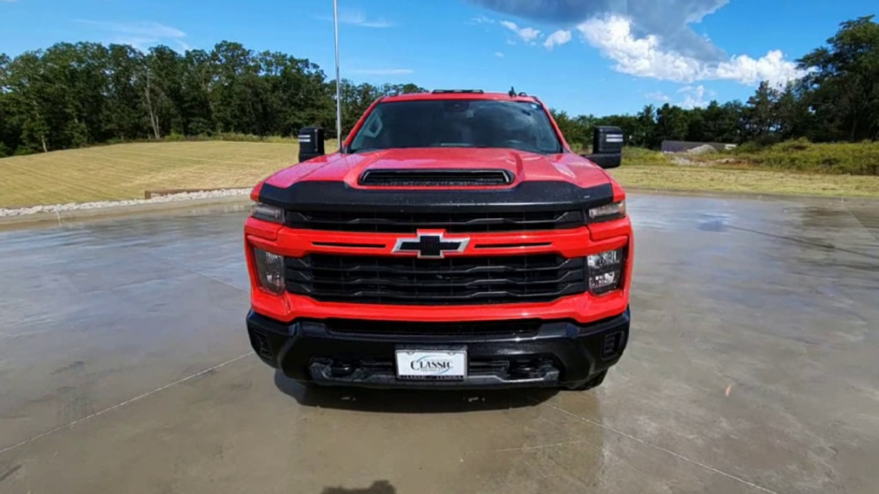 2024 Chevrolet Silverado 2500HD Custom photo 32