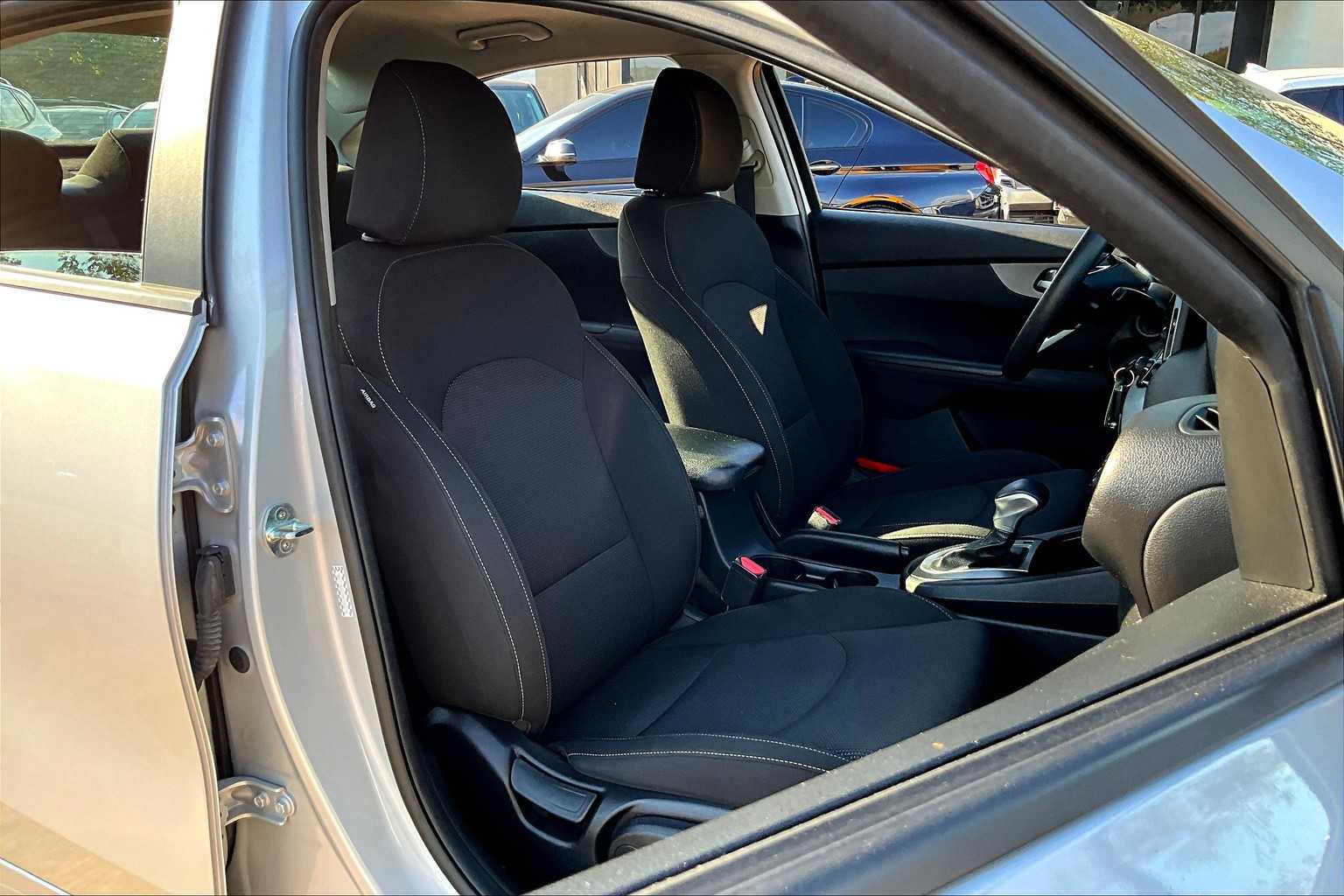 2021 Kia Forte FE LXS photo 8