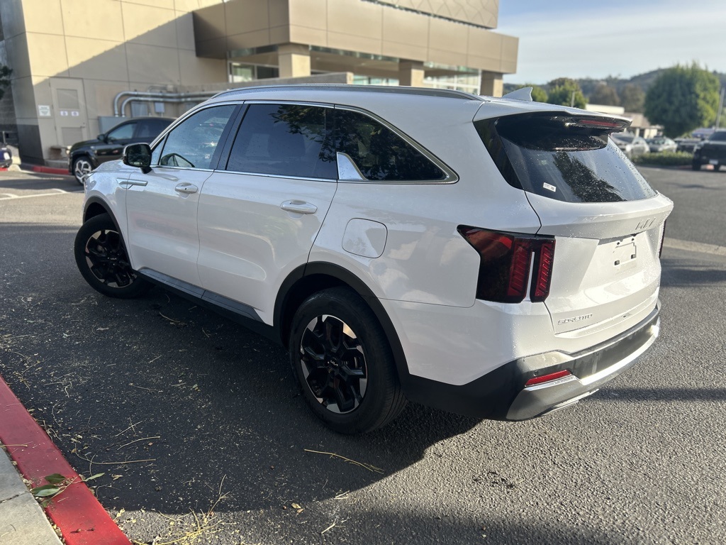 Used 2024 White Kia S image 5