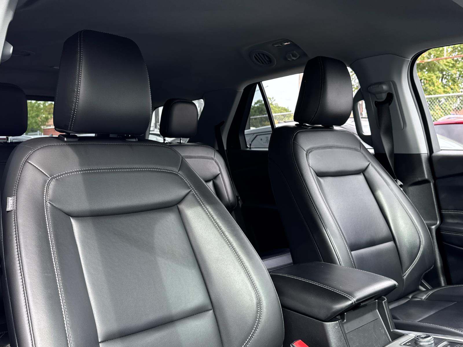 2022 Ford Explorer XLT photo 28