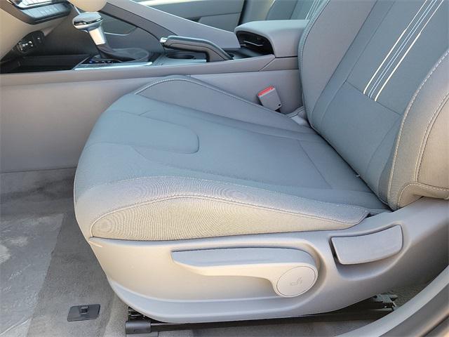 2025 Hyundai Elantra SEL Sport photo 15