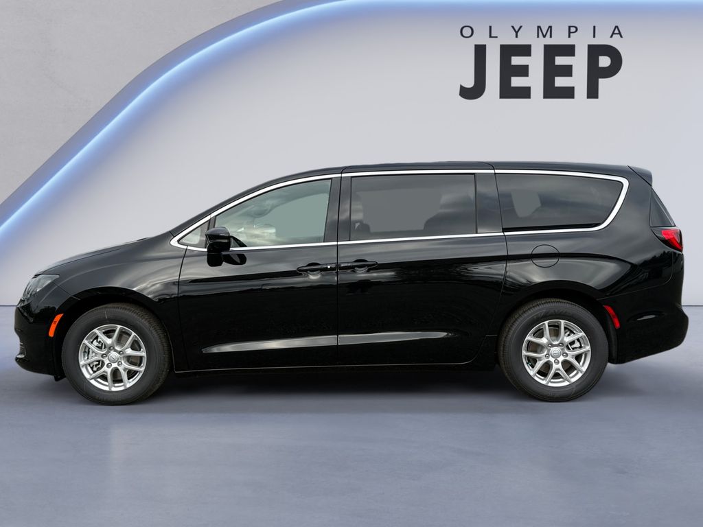 2025 Chrysler Voyager LX photo 2