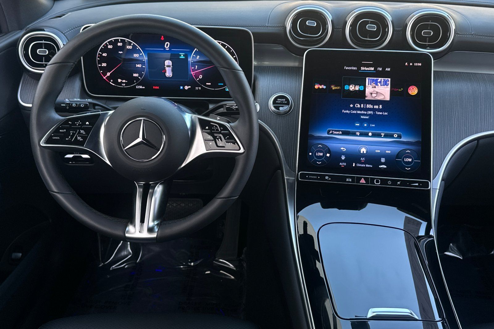 2025 Mercedes Benz GLC 300 photo 22