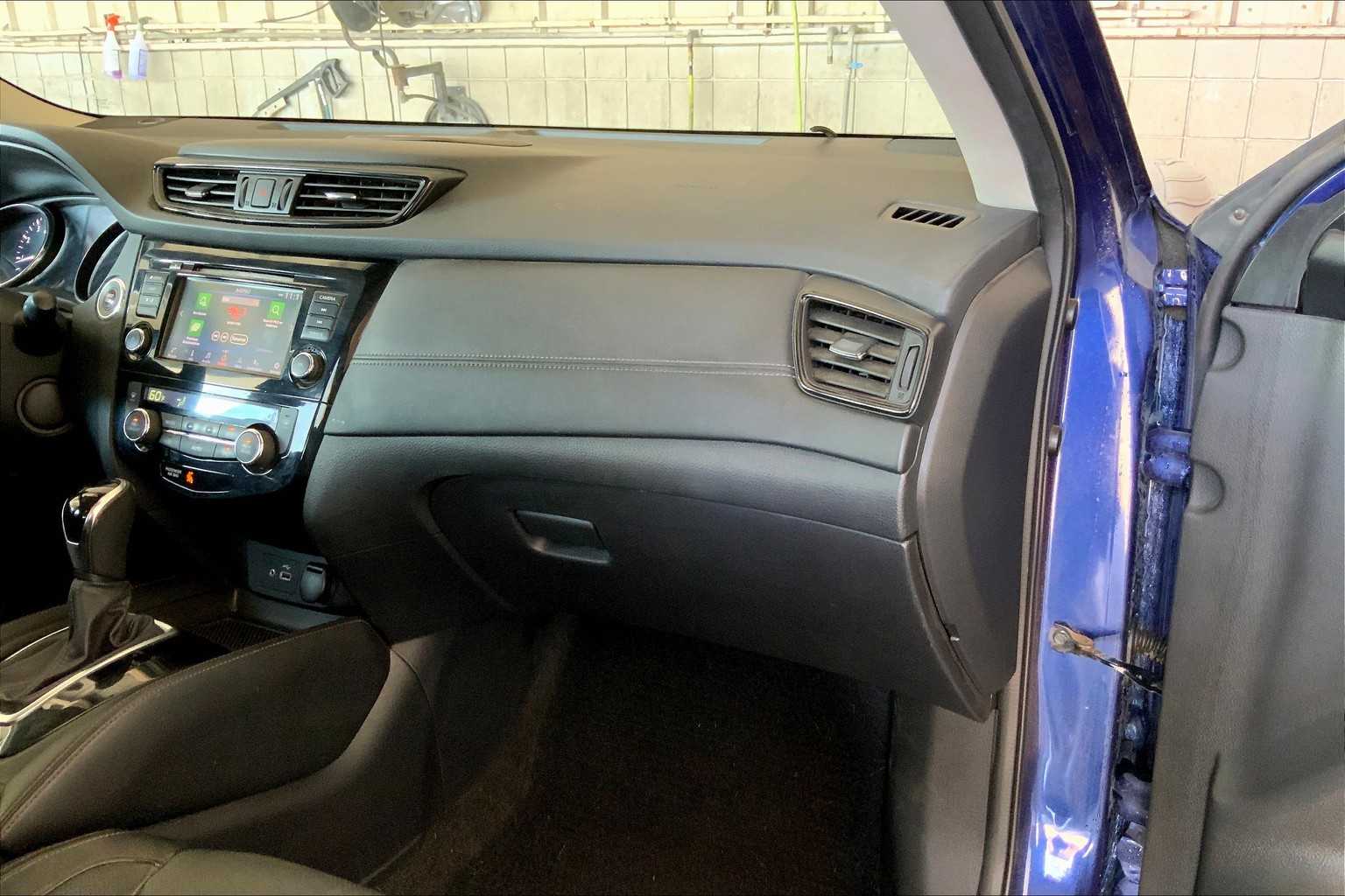 2018 Nissan Rogue SL photo 16