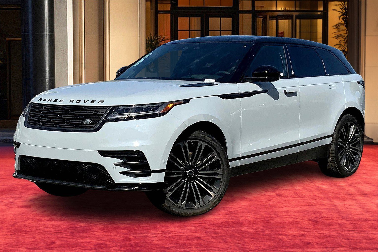 2026 Land Rover Range Rover Velar Dynamic SE's photo