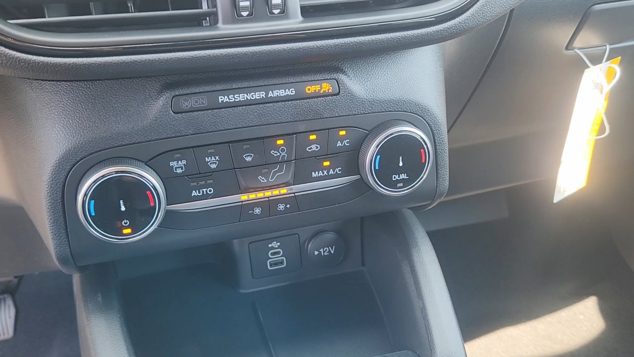 2025 Ford Escape ST-Line photo 16