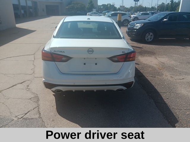 2025 Nissan Altima 2.5 SL photo 3